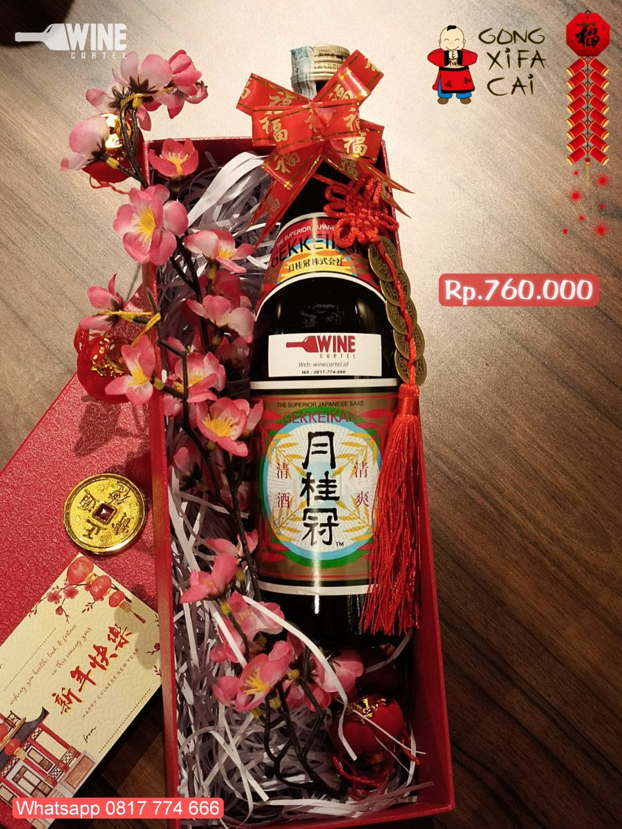 HAMPERS CNY Chinese New Year GIFT SAKE GEKKEIKAN TRADITIONAL (720 ml) JEPANG