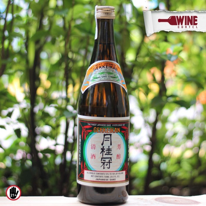 HAMPERS CNY Chinese New Year GIFT SAKE GEKKEIKAN TRADITIONAL (720 ml) JEPANG