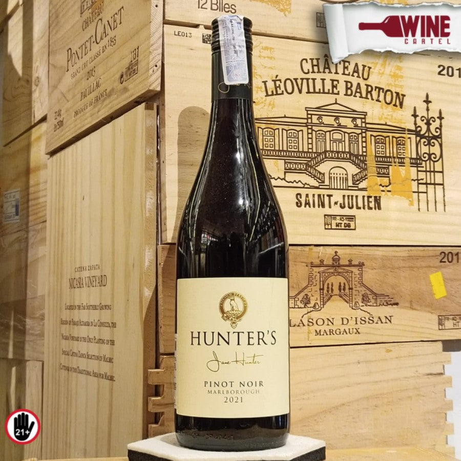RED WINE Hunter's Hunters Pinot Noir Marlborough 750mL NEW ZEALAND