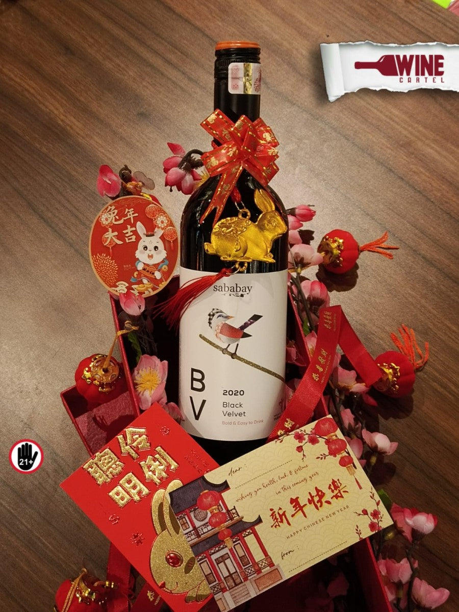 Chinese New Year Imlek Hampers Gift Set Sababay Black Velvet 750ml INDONESIA